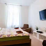 托普阿帕门尼公寓酒店 *