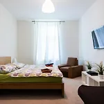 托普阿帕门尼公寓酒店